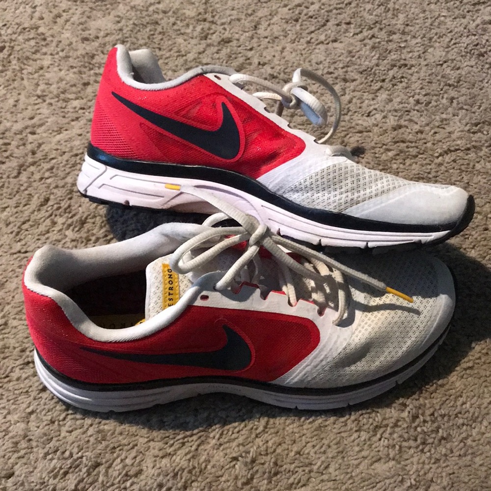 Livestrong Nike Vomeros